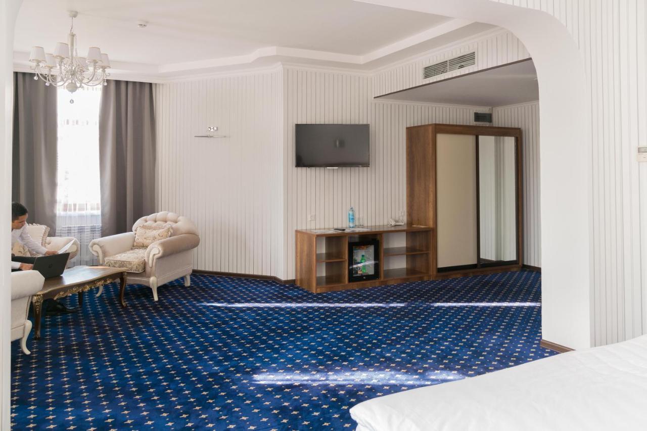 Hotel Khanaka Turkistan Esterno foto