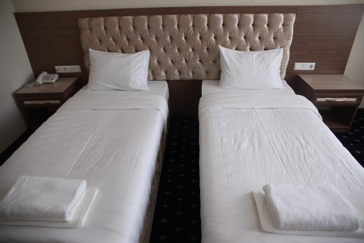 Hotel Khanaka Turkistan Esterno foto