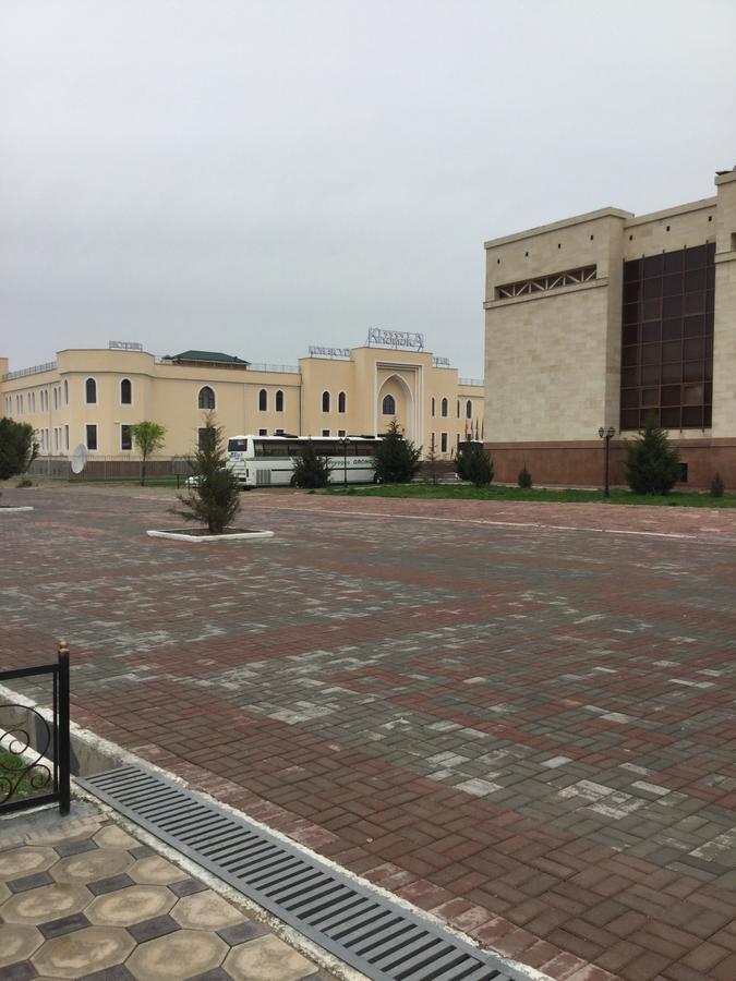 Hotel Khanaka Turkistan Esterno foto