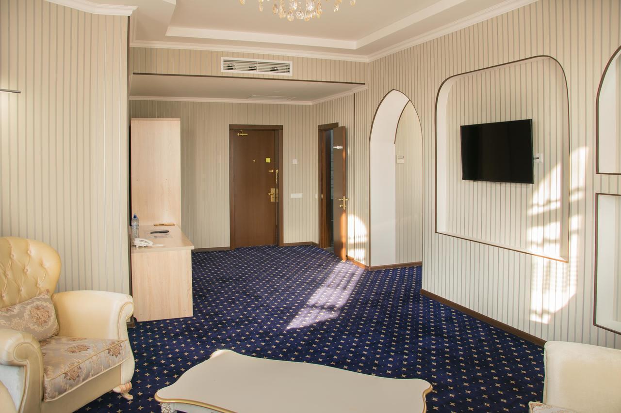 Hotel Khanaka Turkistan Esterno foto